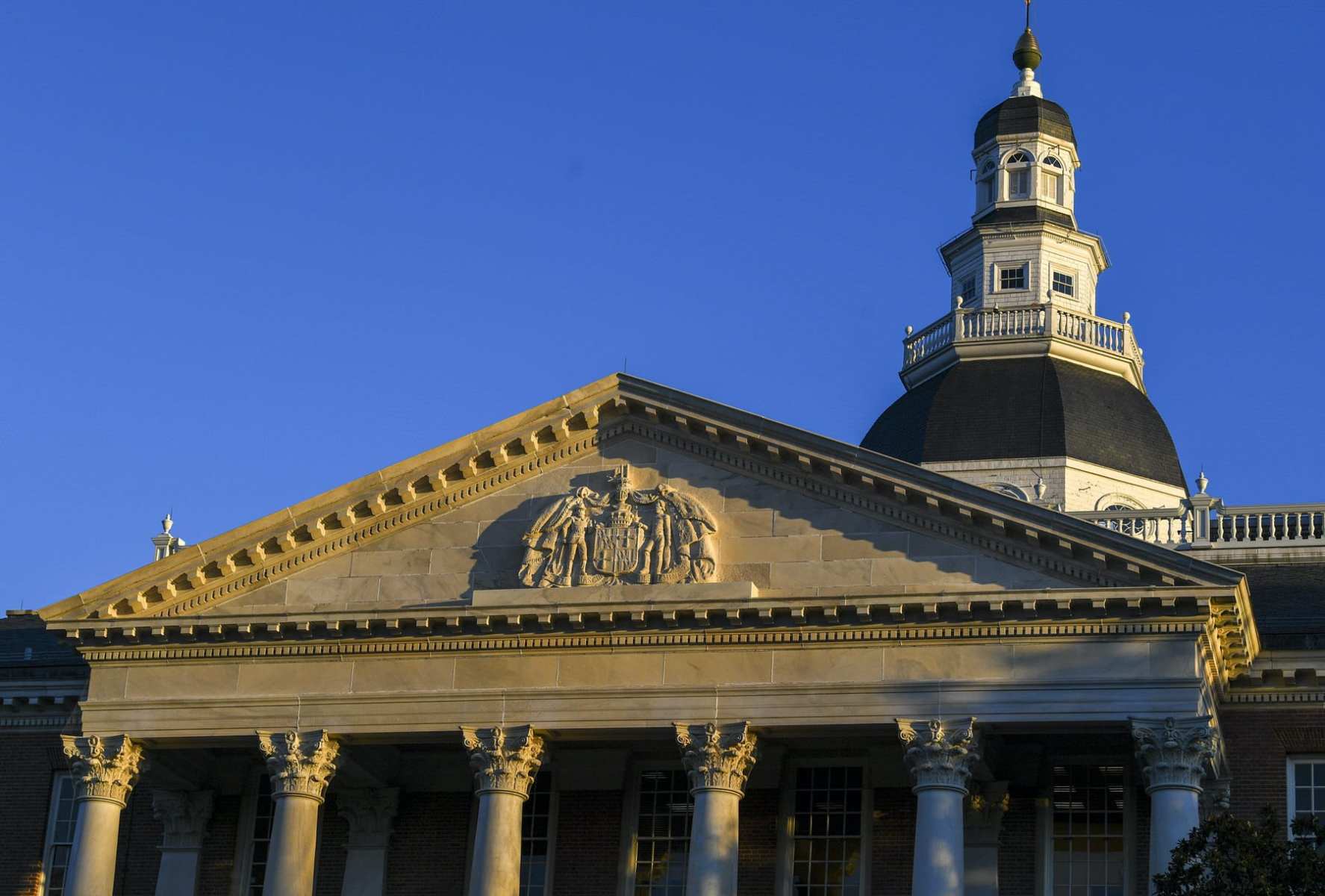 The outside of the Maryland statehouse.