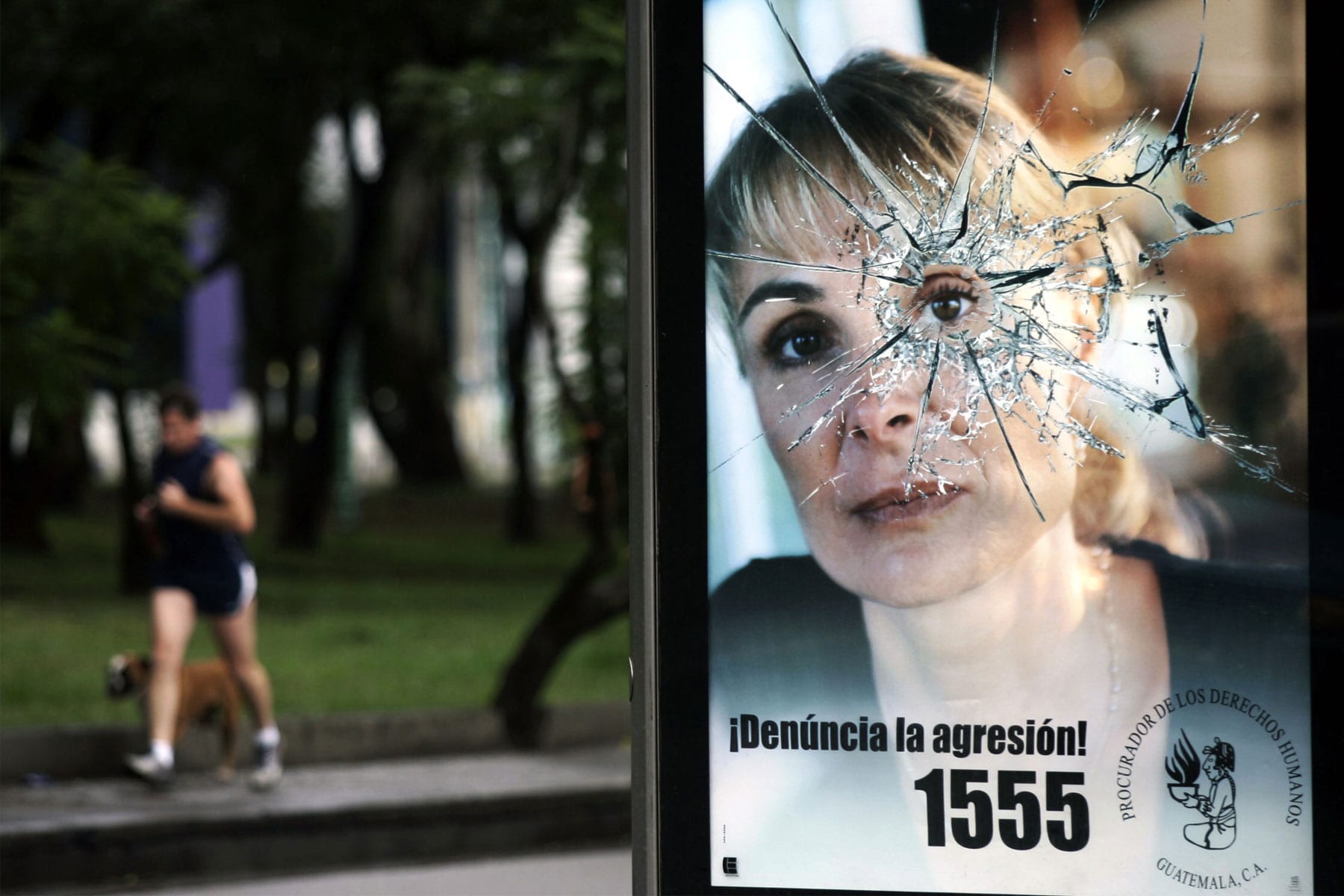 A poster of an campaign in Guatemala about domestic violence.