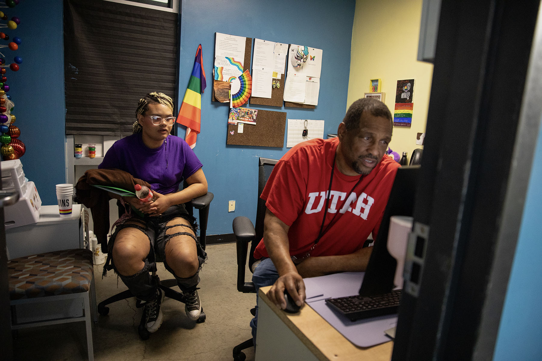 Isabella Morningstar talks with Marcus Anthony at Thrive Youth Center.